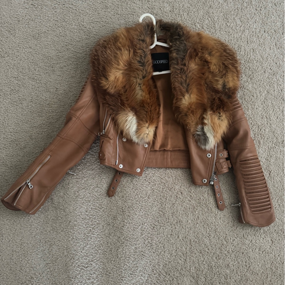 Luxurious Tan Leather Jacket with Fur Collar